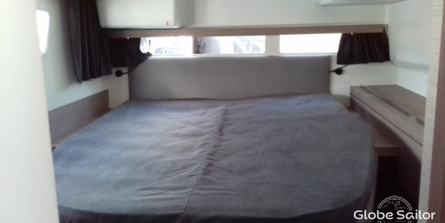 Fountaine Pajot Lucia 40