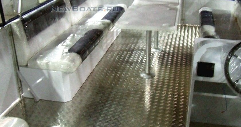 Катер понтонный Турист 720 для рыбалки и отдыха