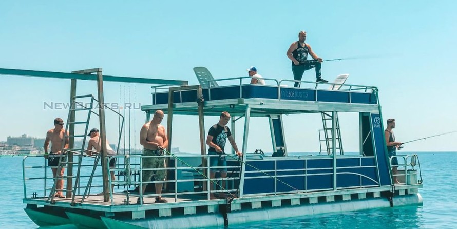 Катер - понтон двухпалубный (тримаран) с солярием