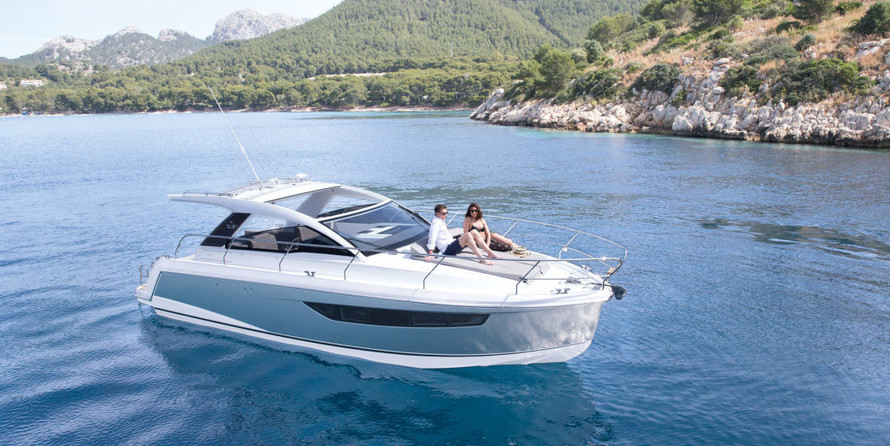 Sealine S330