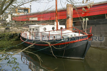 Стальной баркас