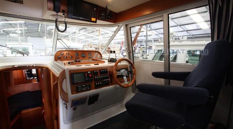 Nimbus 380 Commander