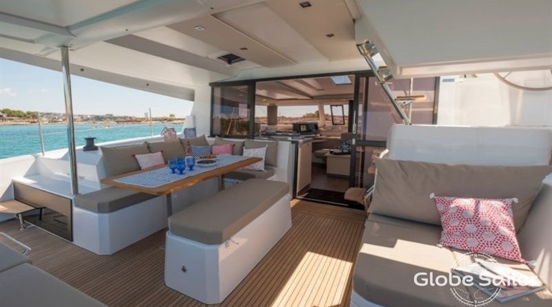 Fountaine Pajot Astréa 42