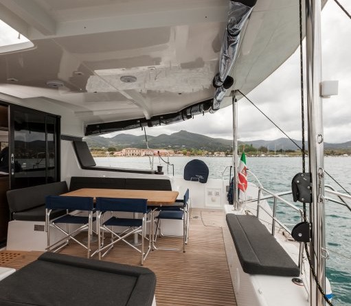 Lagoon 42