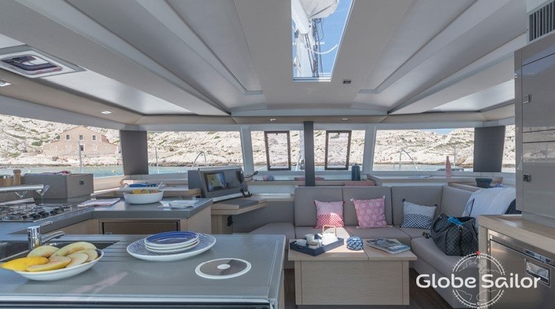Fountaine Pajot Astréa 42