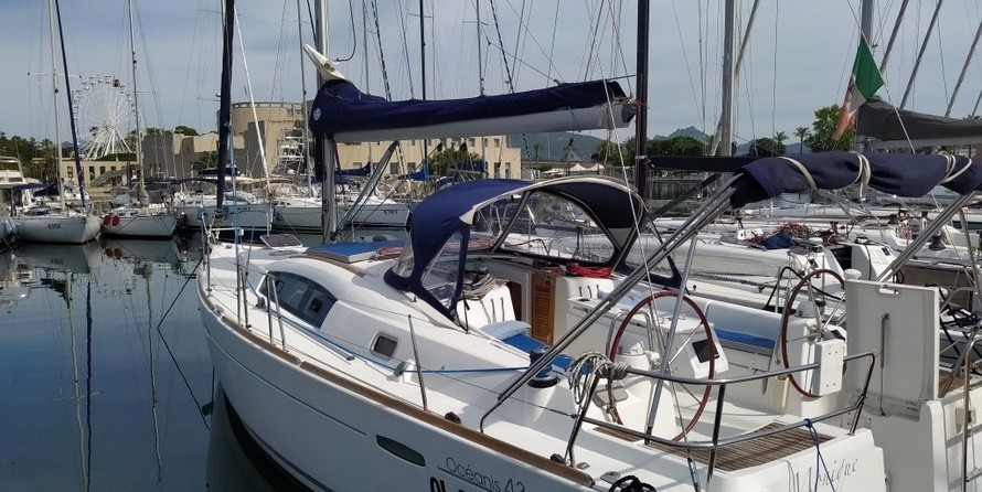 Beneteau Oceanis 43