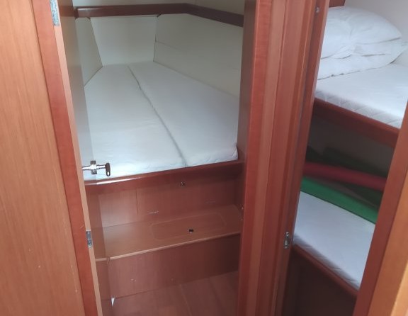 Beneteau Oceanis 43