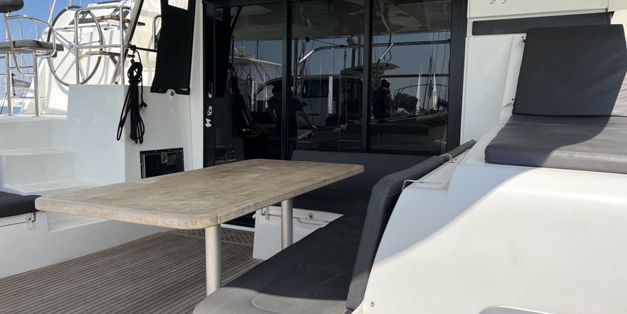 Lagoon 42
