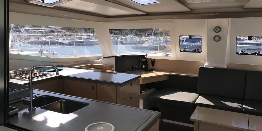 Fountaine Pajot Helia 44
