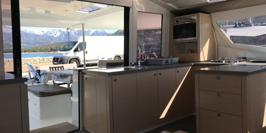 Fountaine Pajot Helia 44