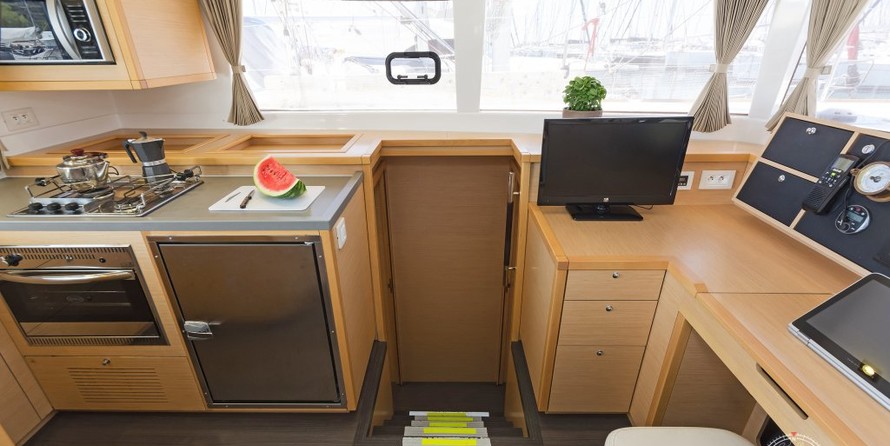 Lagoon 450