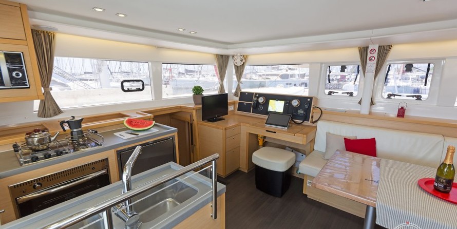 Lagoon 450