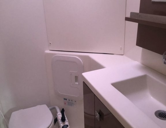 Fountaine Pajot Lucia 40