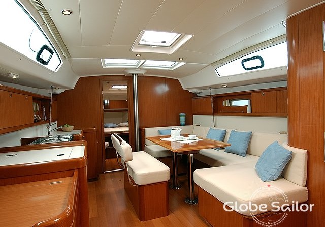Beneteau Oceanis 43