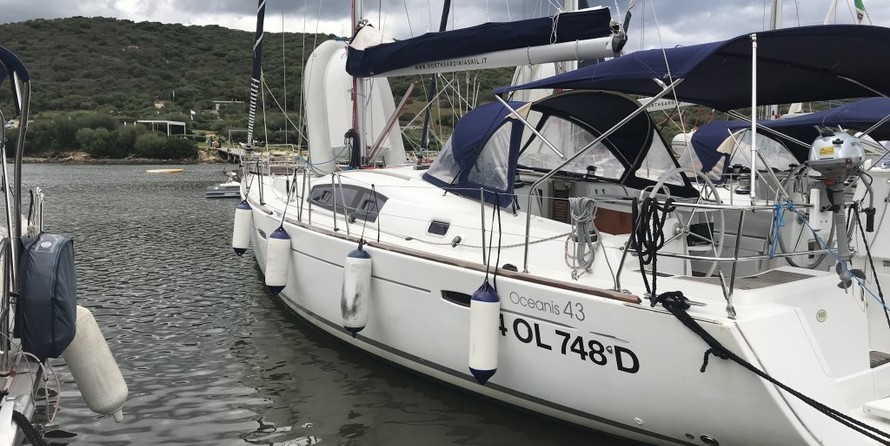 Beneteau Oceanis 43