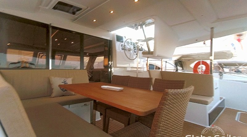 Fountaine Pajot Lucia 40