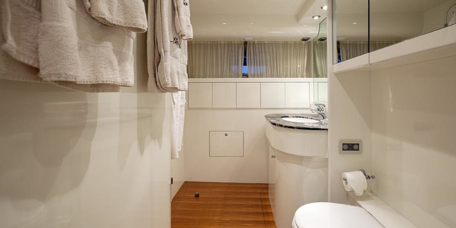 Falcon Yachts Leonida