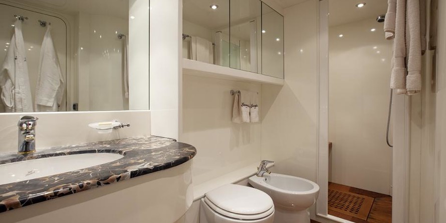 Falcon Yachts Leonida