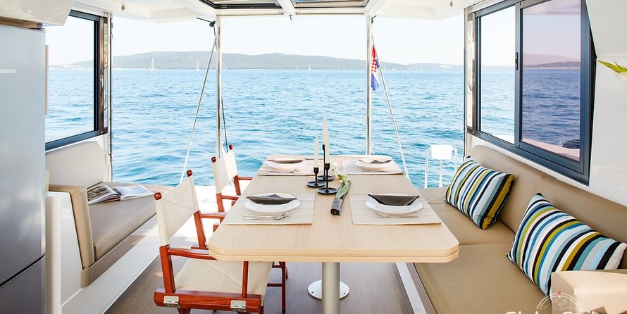 Bali catamarans 4.0 lounge