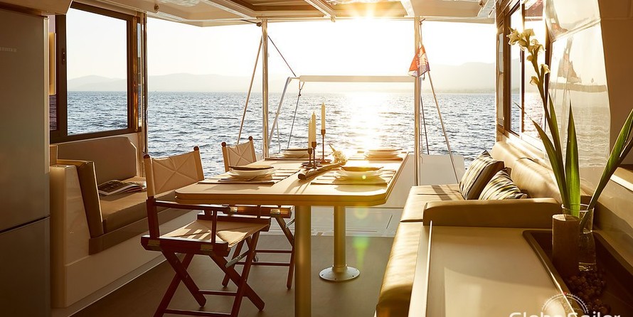 Bali catamarans 4.0 lounge