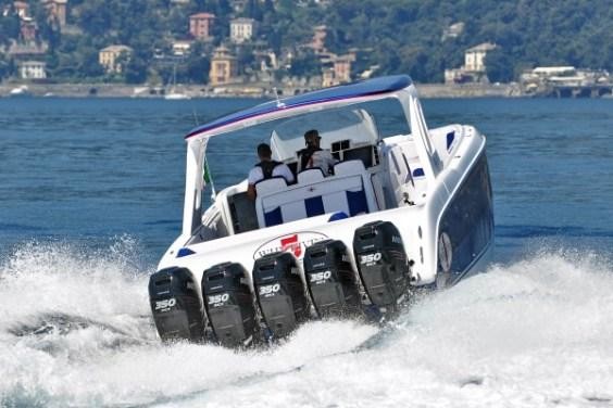 Cigarette 42 Huntress