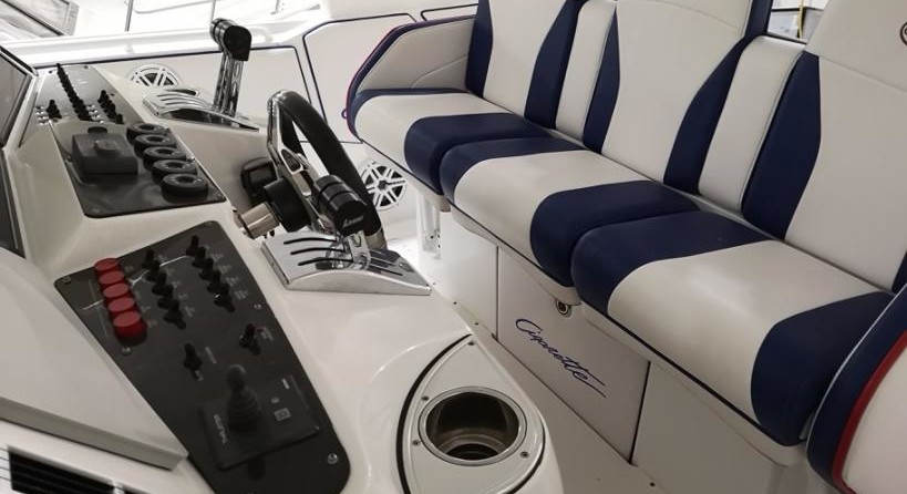 Cigarette 42 Huntress