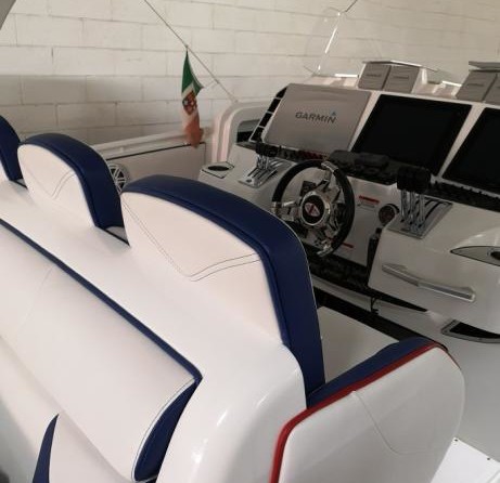 Cigarette 42 Huntress