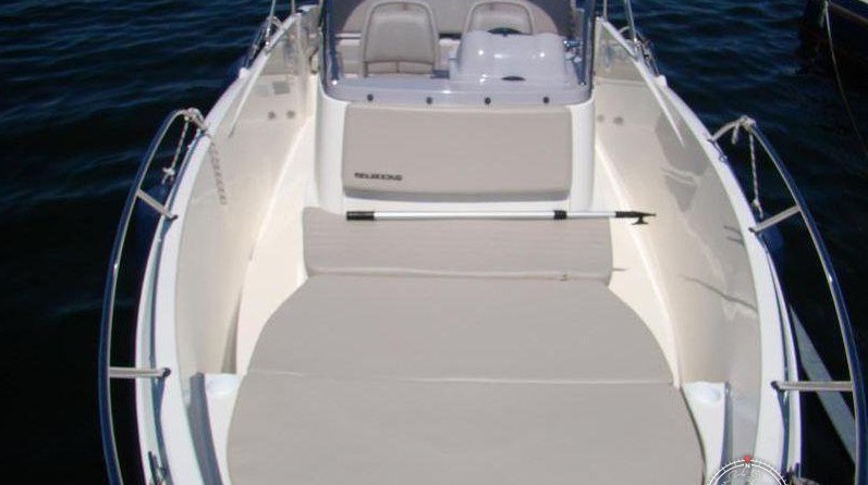 Quicksilver Activ 675 Open