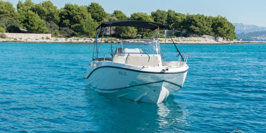 Quicksilver Activ 675 Open