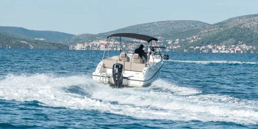 Quicksilver Activ 675 Open