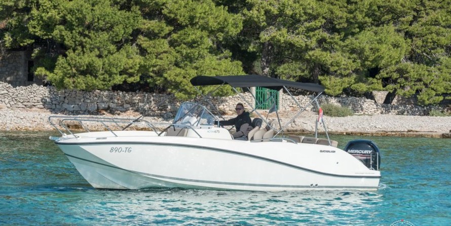 Quicksilver Activ 675 Open