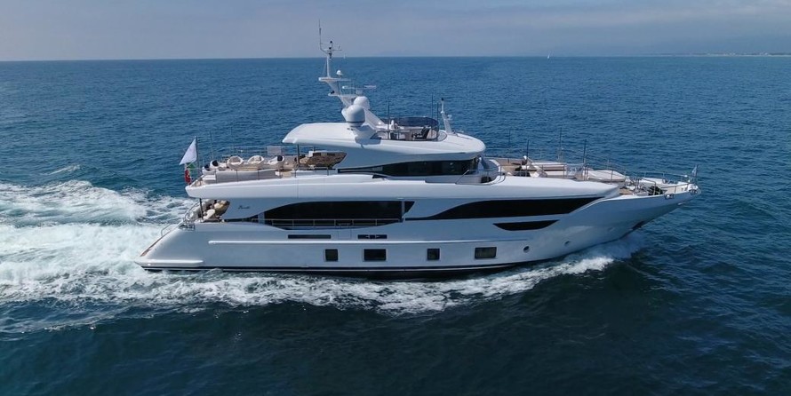 Benetti Delfino 95
