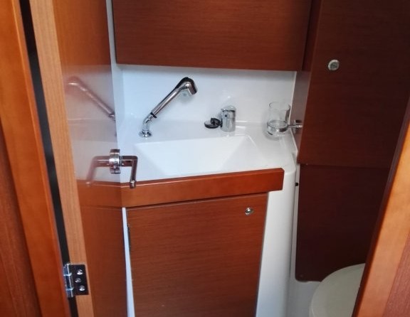 Beneteau Oceanis 38.1