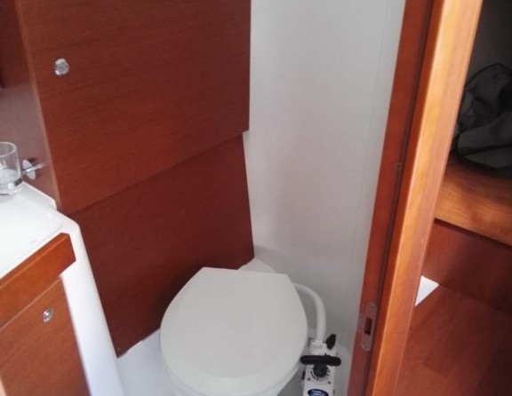 Beneteau Oceanis 38.1