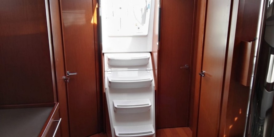 Beneteau Oceanis 38.1