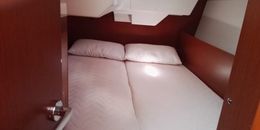 Beneteau Oceanis 38.1