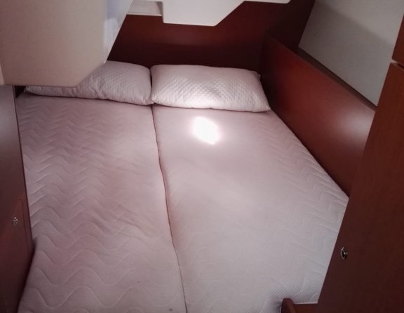 Beneteau Oceanis 38.1