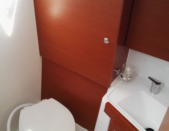 Beneteau Oceanis 38.1