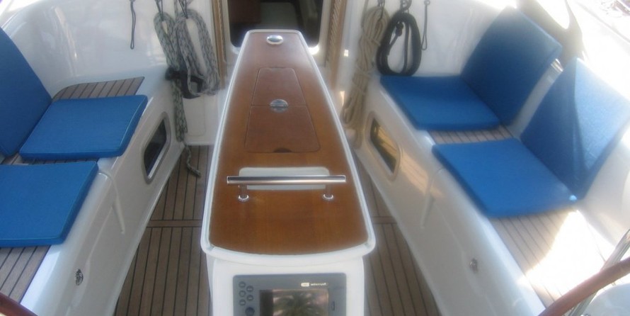 Beneteau Oceanis 43