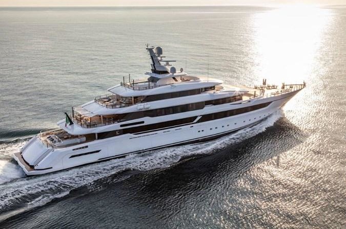 Alloy Yachts Red Dragon