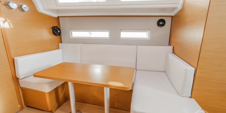 Jeanneau Sun Odyssey 410