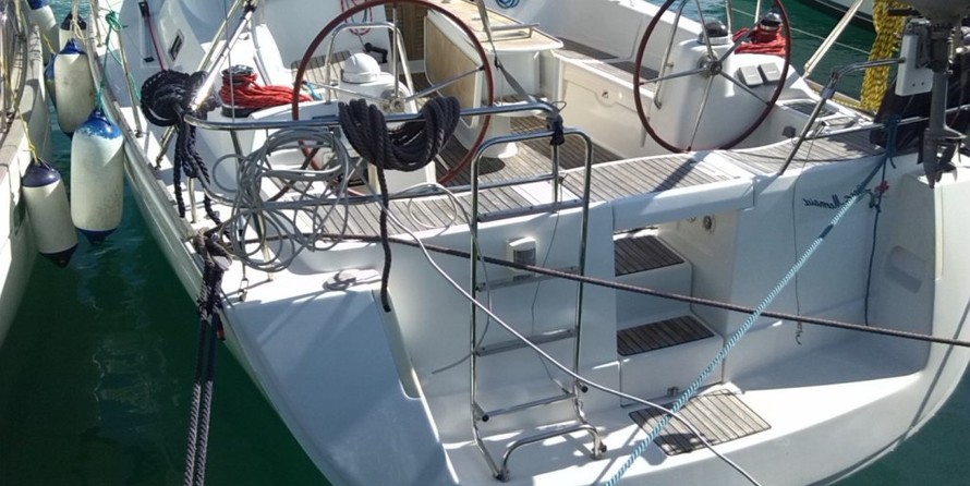 Beneteau Oceanis 43