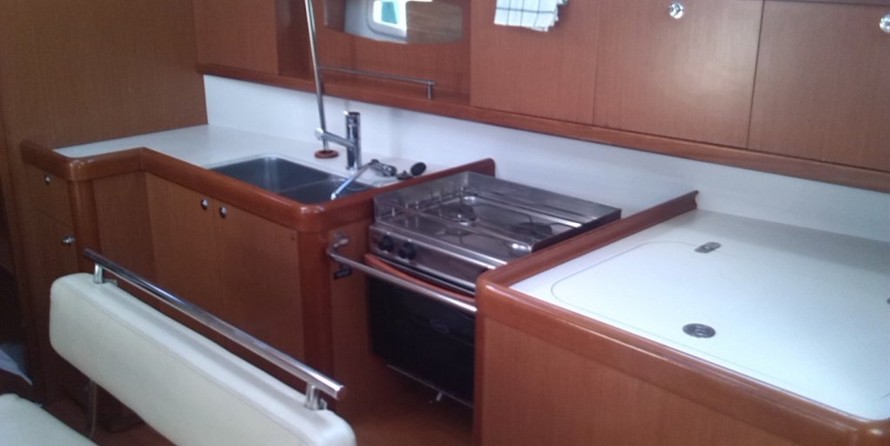 Beneteau Oceanis 43