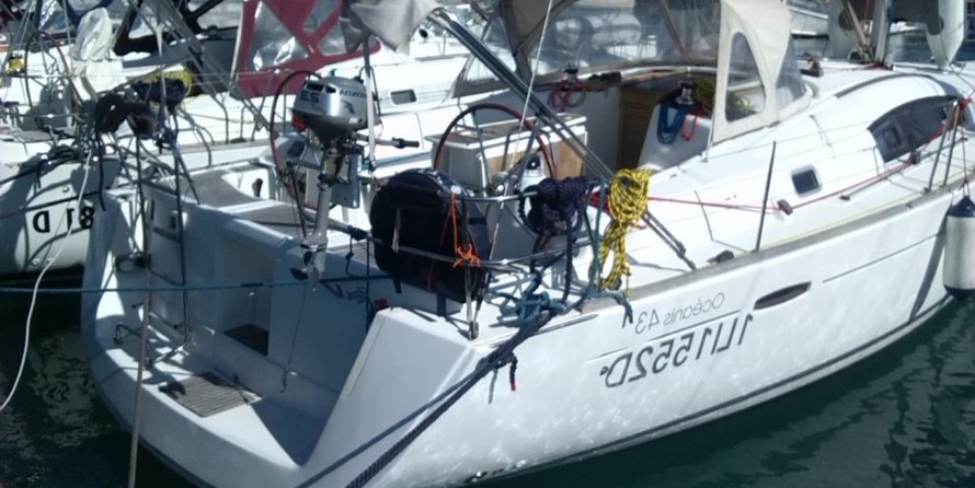 Beneteau Oceanis 43