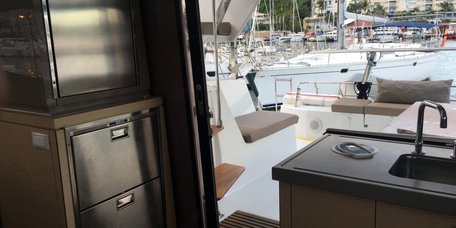 Fountaine Pajot Lucia 40