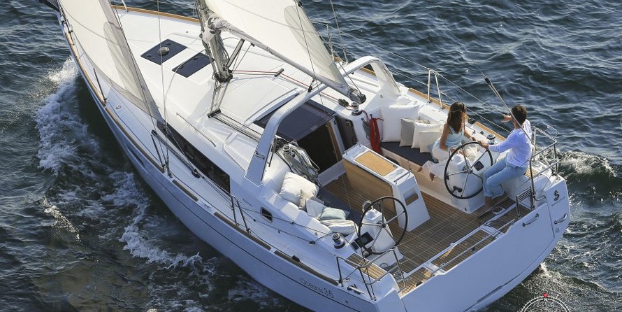 Beneteau Oceanis 35