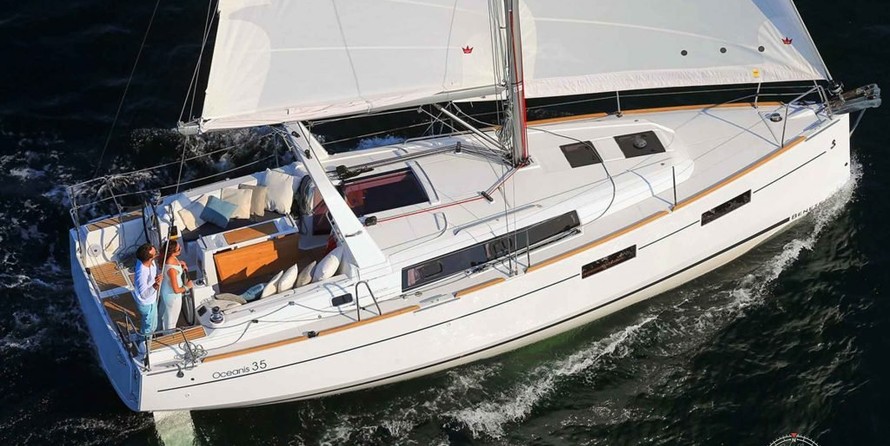 Beneteau Oceanis 35