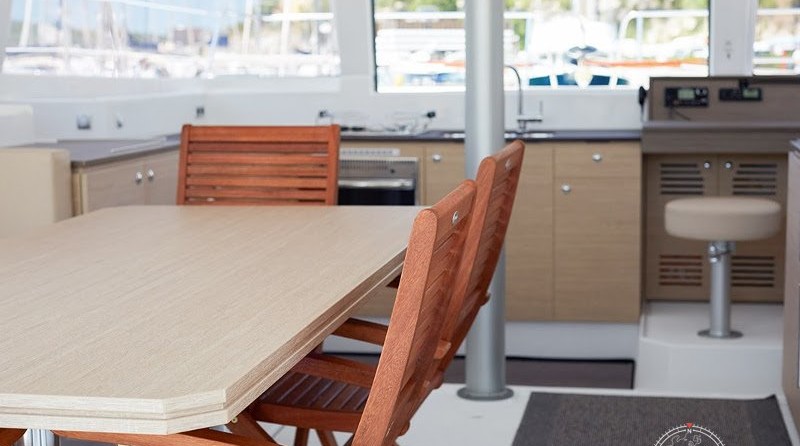 Bali catamarans 4.0 lounge