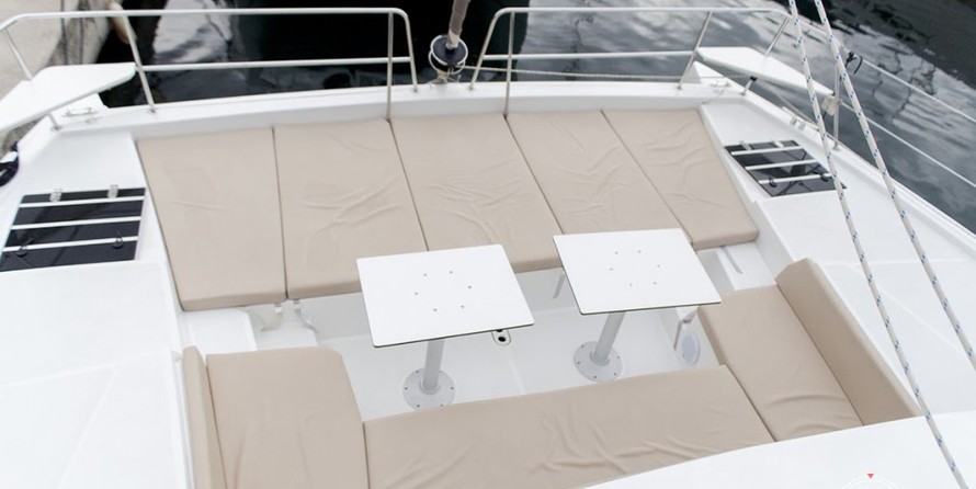 Bali catamarans 4.0 lounge