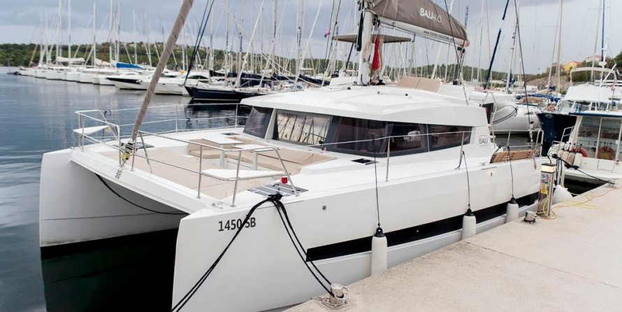 Bali catamarans 4.0 lounge